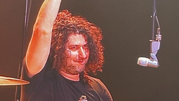 Pesona Ilan Rubin Drummer Baru Foo Fighters Gak Kalah dari Dave Grohl