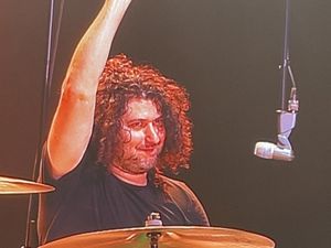 Pesona Ilan Rubin Drummer Baru Foo Fighters Gak Kalah dari Dave Grohl Pesona Ilan Rubin Drummer Baru Foo Fighters Gak Kalah dari Dave Grohl