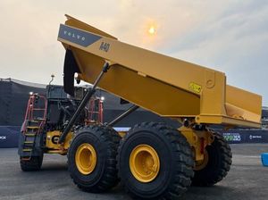 Pasar Alat Berat RI Dilirik Produsen Global Pasar Alat Berat RI Dilirik Produsen Global