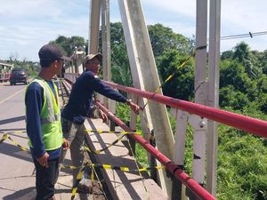 2 Kabel Suspensi Jembatan Penghubung Sumsel-Jambi Putus 2 Kabel Suspensi Jembatan Penghubung Sumsel-Jambi Putus