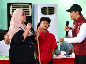 Perjuangan Ibu Tunanetra di SRT 46 Banyuwangi Bikin Gus Ipul Terharu Perjuangan Ibu Tunanetra di SRT 46 Banyuwangi Bikin Gus Ipul Terharu