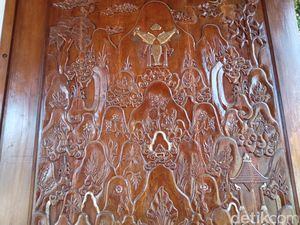 Menyibak Makna di Balik Motif Ukiran Lawang Kahagung Keraton Kacirebonan Menyibak Makna di Balik Motif Ukiran Lawang Kahagung Keraton Kacirebonan