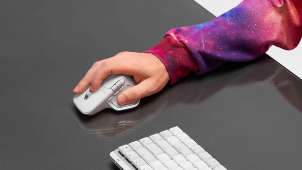 Logitech merilis mouse flagship terbaru MX Master 4 yang dibekali fitur terbaru seperti tactice haptic feedback dan actions ring. Mouse ini dijual dengan harga Rp2,399 juta.