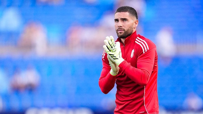 MALAGA, SPAIN - SEPTEMBER 06: Luca Zidane of Granada CF warms up during the Spanish league, LaLiga Hypermotion, football match played between Malaga CF and Granada CF at La Rosaleda stadium on September 6, 2025, in Malaga, Spain. (Photo By Joaquin Corchero/Europa Press via Getty Images)