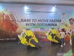 Motor Morbidelli dan Di Giannantonio Terparkir di Bandara Lombok