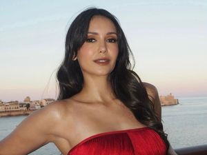 Mesra dengan Zac Efron di Italia, Damage Nina Dobrev Gede Banget! Mesra dengan Zac Efron di Italia, Damage Nina Dobrev Gede Banget!