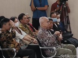 Nono Anwar Makarim Hadiri Sidang Perdana Praperadilan Nadiem di PN Jaksel