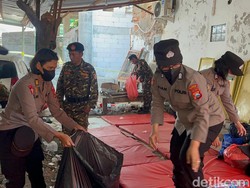 Kepedulian Polwan Polresta Sidoarjo di Posko Korban Ponpes Ambruk