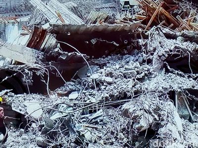 Suasana Hari Keempat Evakuasi Korban Bangunan Ponpes Sidoarjo Ambruk