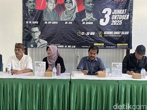 Roy Suryo, Dokter Tifa, Refly Harun Bikin Bedah Buku Jokowis White Paper Roy Suryo, Dokter Tifa, Refly Harun Bikin Bedah Buku Jokowis White Paper