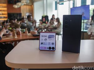Momen Kecil Bisa Lebih Bermakna dengan AI & Flexcam Samsung Galaxy Z Flip7 Momen Kecil Bisa Lebih Bermakna dengan AI & Flexcam Samsung Galaxy Z Flip7