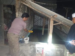 Santri Ponpes di Gresik Tewas Tersetrum Saat Hendak BAB Dekat Kolam Lele Santri Ponpes di Gresik Tewas Tersetrum Saat Hendak BAB Dekat Kolam Lele
