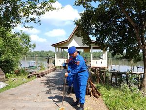 Kapal Jalur Merapat di Siak, Bawa Sembako hingga Bersih-bersih Pesisir Kapal Jalur Merapat di Siak, Bawa Sembako hingga Bersih-bersih Pesisir