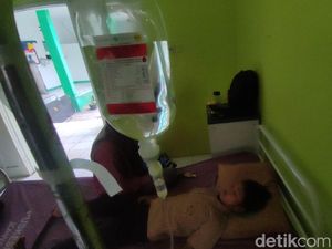 Video: 10 Siswa SD di Ciamis Sakit Perut-Sesak Diduga Keracunan MBG Video: 10 Siswa SD di Ciamis Sakit Perut-Sesak Diduga Keracunan MBG