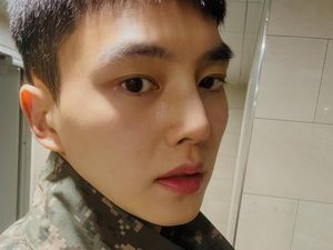 Song Kang Resmi Selesai Wajib Militer, Bakal Langsung Comeback? Song Kang Resmi Selesai Wajib Militer, Bakal Langsung Comeback?