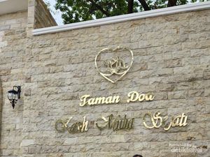 Berziarah ke Taman Doa Kasih Mulia Sejati