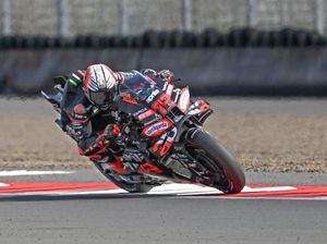 Sprint Race MotoGP Australia 2025: Bezzecchi Kejar Raul Fernandez di Depan