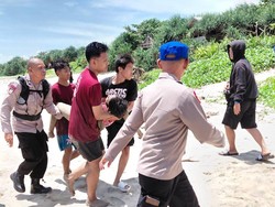 Dua Wisatawan Tenggelam di Pantai Karangpapak Garut, Satu Hilang
