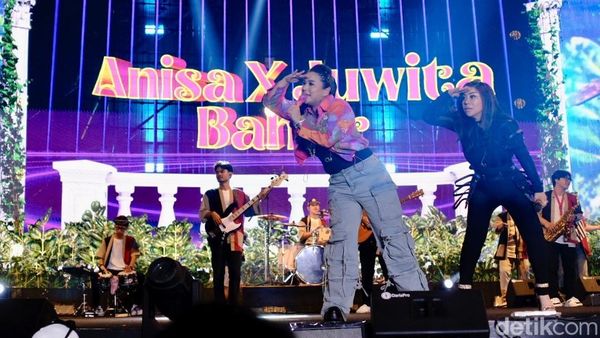 Duet Dangdut Anisa x Juwita Bahar Guncang Synchronize Festival 2025
