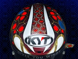 Terinspirasi Budaya Indonesia, Pebalap Ini Pakai Motif Batik-Komodo di Helmnya