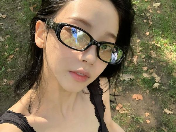 Potret Karina aespa Bersinar Meski Tampil Polos, No Filter Needed!