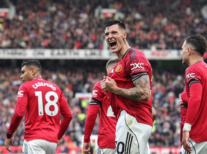 Benjamin Sesko of Manchester United scores to make it 2-0 during the Premier League match Manchester United vs Sunderland at Old Trafford, Manchester, United Kingdom, 4th October 2025

(Photo by Mark Cosgrove/News Images) in Manchester, United Kingdom on 10/4/2025. (Photo by Mark Cosgrove/News Images/Sipa USA)No Use United Kingdom. No Use Ireland.