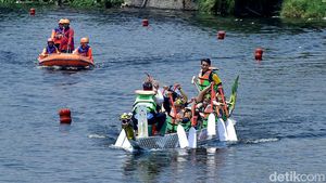 Balap Perahu Naga Pasuruan Jadi Magnet Wisata