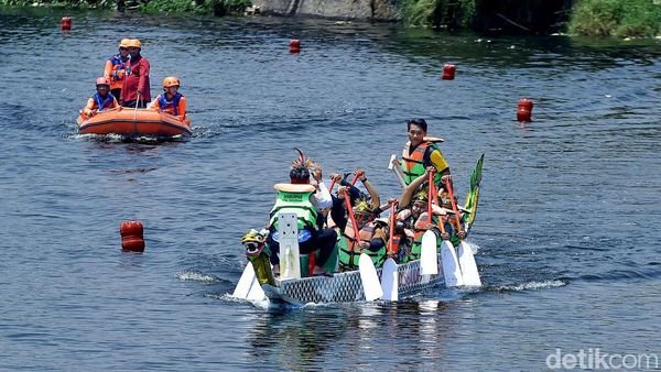 Balap Perahu Naga Pasuruan Jadi Magnet Wisata