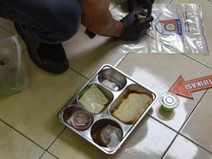 Olah TKP Kasus Keracunan MBG, Polisi Sisir Dapur SPPG Ciamis