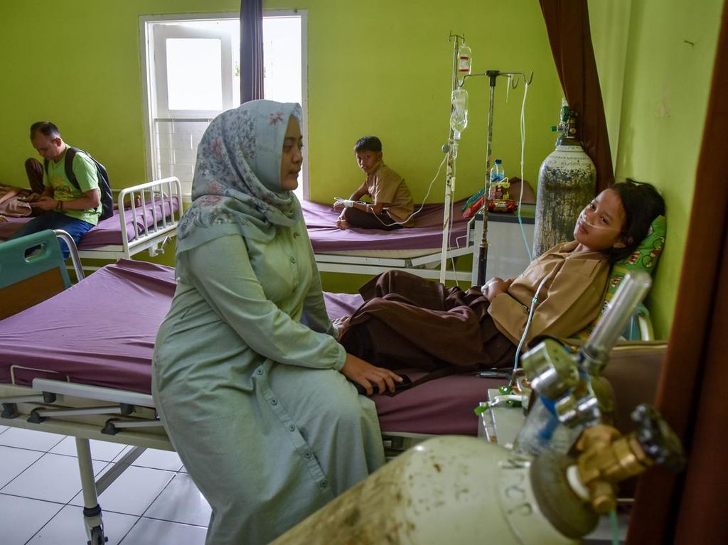 Kondisi Siswa Dirawat di Puskesmas Ciamis Usai Keracunan MBG Kondisi Siswa Dirawat di Puskesmas Ciamis Usai Keracunan MBG