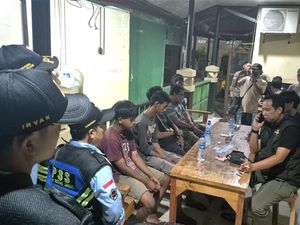 Viral 6 Pria Minta Uang Modus Kebersihan Keliling di Lenteng Agung Viral 6 Pria Minta Uang Modus Kebersihan Keliling di Lenteng Agung