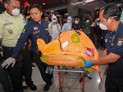 RS Bhayangkara Terima 8 Jenazah Korban Ambruknya Musala Ponpes Al Khoziny