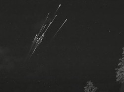 Prediksi Mengerikan: 5 Satelit Starlink Bisa Jatuh ke Bumi Per Hari