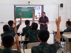 Sekolah di Bali Uji Coba Kelas Pintar Berteknologi Tinggi Sekolah di Bali Uji Coba Kelas Pintar Berteknologi Tinggi
