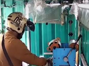 Pencuri Sasar Lapak Es Teh di Klaten Viral Terekam CCTV Pencuri Sasar Lapak Es Teh di Klaten Viral Terekam CCTV