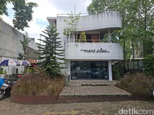 Mengintip Keunikan Bangunan ala Lokomotif di Bandung Mengintip Keunikan Bangunan ala Lokomotif di Bandung
