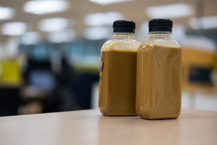 5 Cara Menyimpan Kopi Botolan supaya Nggak Cepat Basi