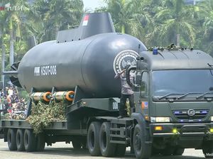 Atraksi Jet Tempur hingga Defile Alutsista Meriahkan HUT TNI di Monas