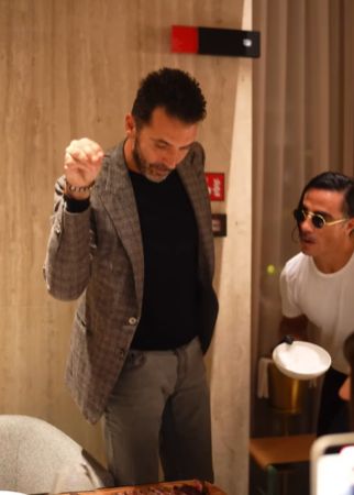 Baru Buka Resto, Salt Bae Langsung Kedatangan Bintang Bola Italia!