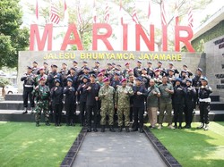 HUT TNI, Brimob Polda Metro Kunjungi Mako Korps Marinir di Kwitang