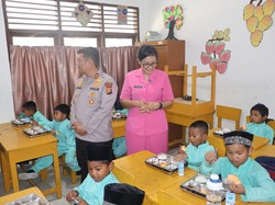 Kapolres Pelalawan Pantau Distribusi MBG di Sekolah, Pastikan Tepat Sasaran