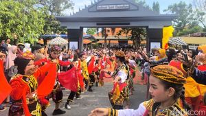 Ribuan Warga Ikuti Kirab Napak Tilas Sawunggaling