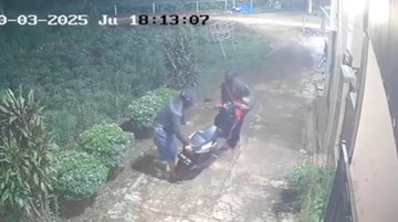 Viral Terekam CCTV Dua Maling Gotong Motor di Bogor, Polisi Cek TKP
