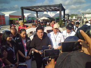 Erick Thohir Klaim Penonton MotoGP Mandalika 2025 Capai 140 Ribu Erick Thohir Klaim Penonton MotoGP Mandalika 2025 Capai 140 Ribu