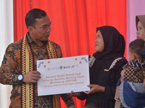 Menteri Wihaji Temui Anak Potensi Stunting di Lampung, Beri Bantuan MBG Menteri Wihaji Temui Anak Potensi Stunting di Lampung, Beri Bantuan MBG