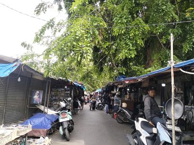 Potret Pasar Loak Jatinegara, Tempat Mencari Artefak Serba Ada