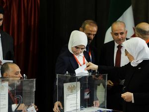 Pemilu Parlemen Suriah Dimulai, Warga Antusias Berikan Suara