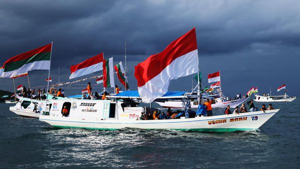Pesta Nelayan Meriahkan Laut Mamuju, Warga Rayakan Rasa Syukur