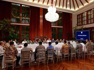 Prabowo Panggil Menteri-menteri di Kertanegara, Bahas MBG hingga Ponpes Roboh