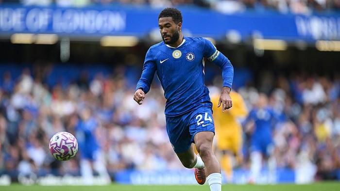 LONDON, ENGLAND - SEPTEMBER 27: Reece James of Chelsea runs with the ball during the Premier League match between Chelsea and Brighton & Hove Albion at Stamford Bridge on September 27, 2025 in London, England. (Photo by Clive Mason/Getty Images)